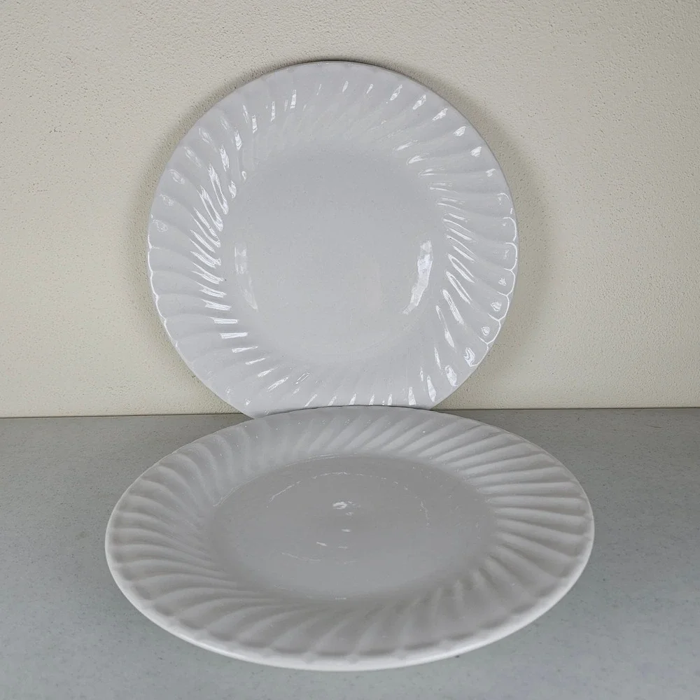 2 Gibson SEASHELL WHITE Dinner Plates 10 1/2 in Swirl Rim